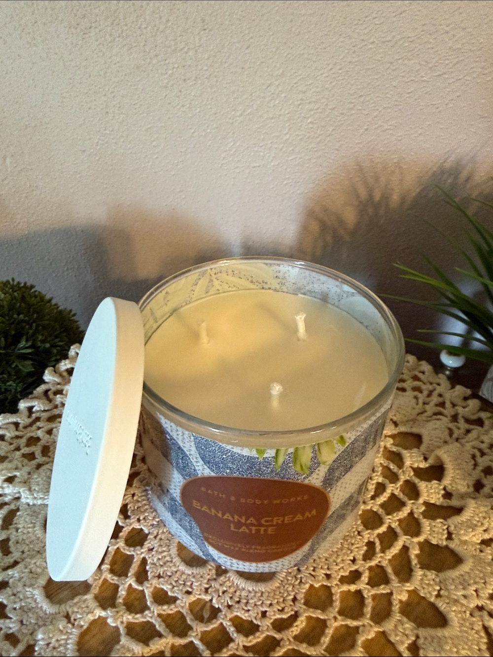 Bath & Body Works Banana Cream Latte Candle - Cream & Blue - Picture 3 of 4